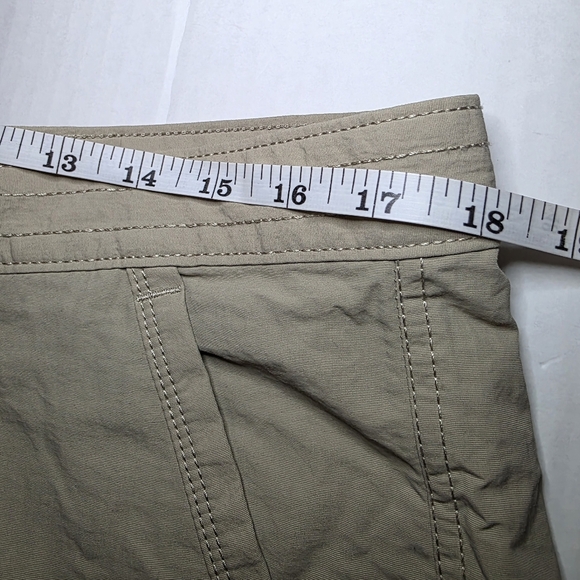 Eddie Bauer Shorts Adult 35 Beige Cargo Hiking Outdoors Pockets Mens - Picture 10 of 10